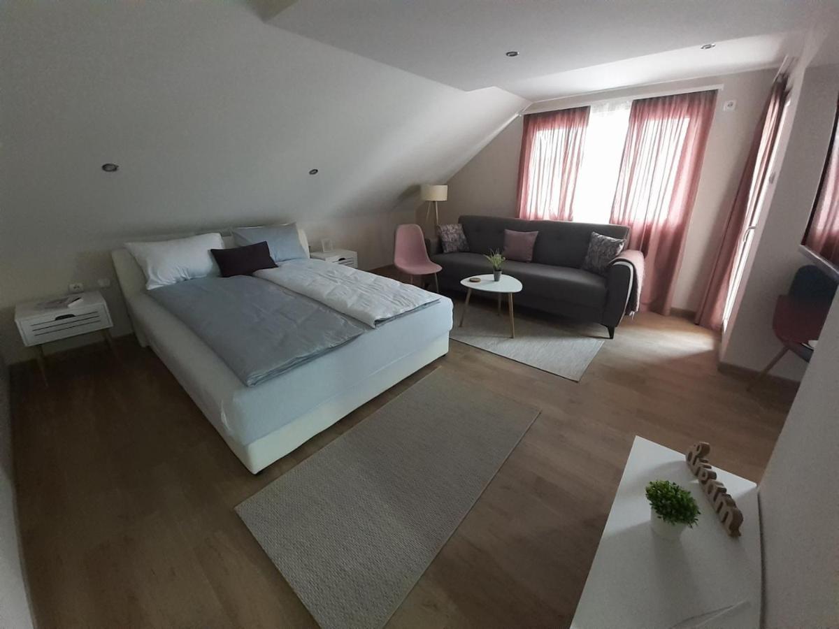 M Apartments ソコバニャ エクステリア 写真