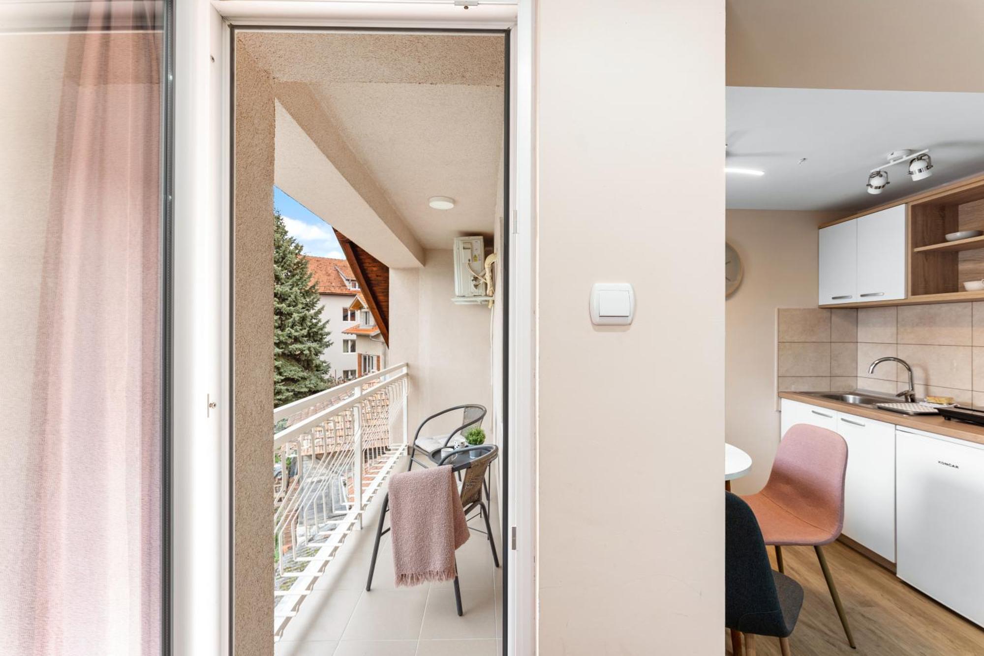 M Apartments ソコバニャ エクステリア 写真
