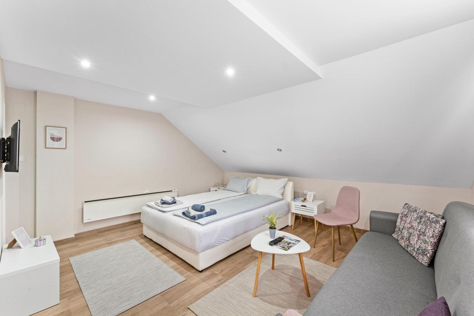 M Apartments ソコバニャ エクステリア 写真